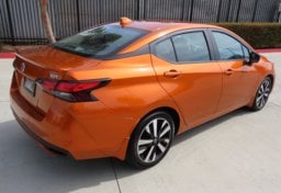 2022 Nissan Versa SR - Image 7