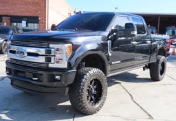 2019 Ford F-250 Super Duty Limted - Image 3