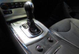 2015 Infiniti Q60 Coupe Journey - Image 31