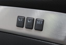 2015 Infiniti Q60 Coupe Journey - Image 40