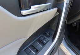 2025 Toyota RAV4 Hybrid XLE - Image 35