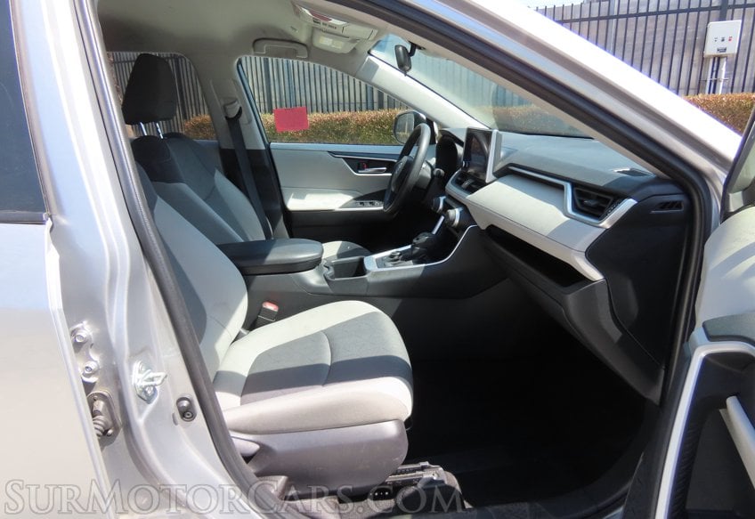 2025 Toyota RAV4 Hybrid XLE - Image 21