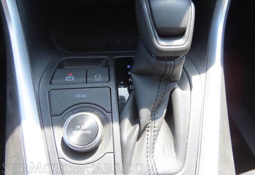 2025 Toyota RAV4 Hybrid XLE - Image 34