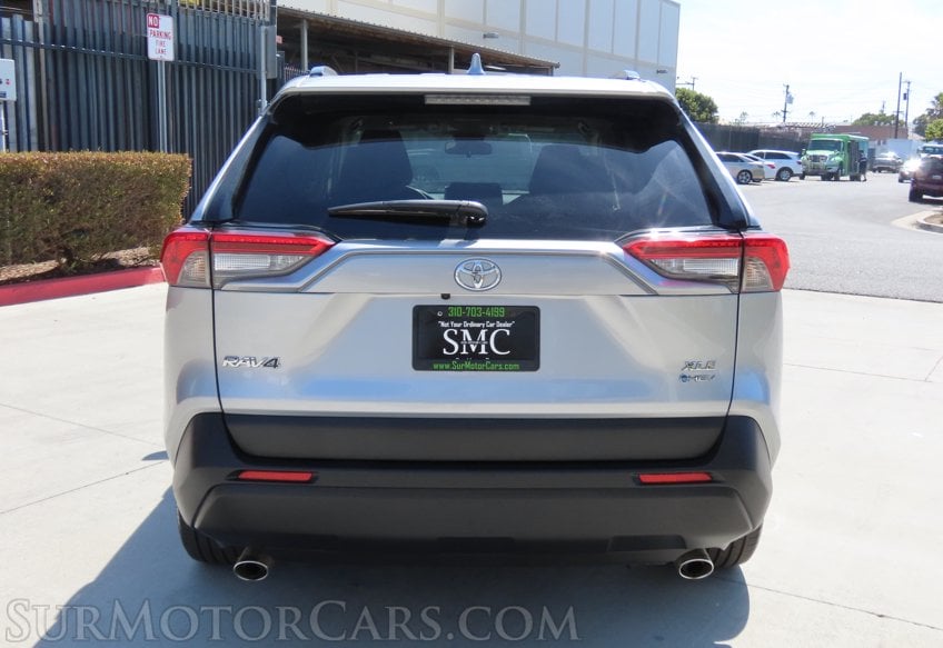 2025 Toyota RAV4 Hybrid XLE - Image 11