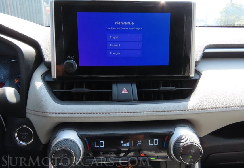 2025 Toyota RAV4 Hybrid XLE - Image 32