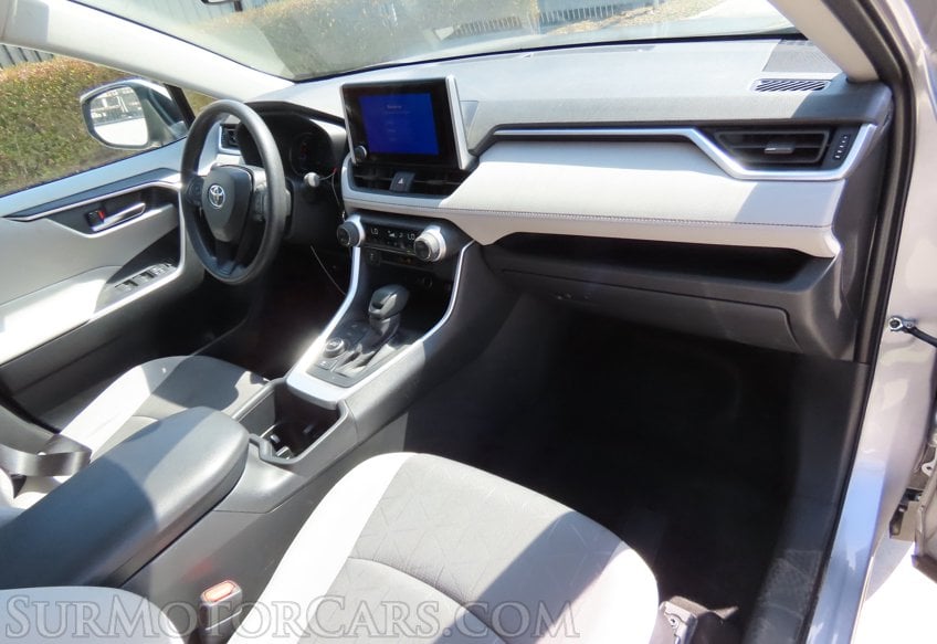 2025 Toyota RAV4 Hybrid XLE - Image 25