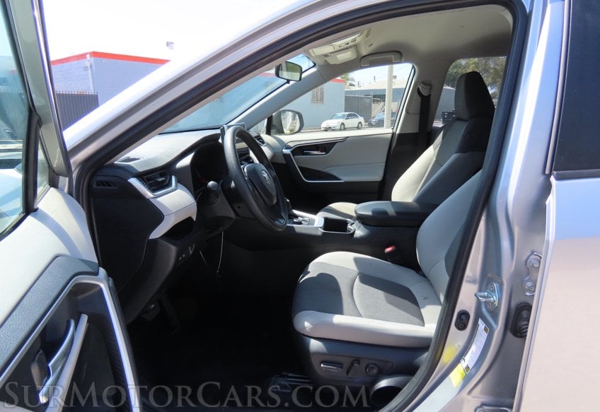 2025 Toyota RAV4 Hybrid XLE - Image 24