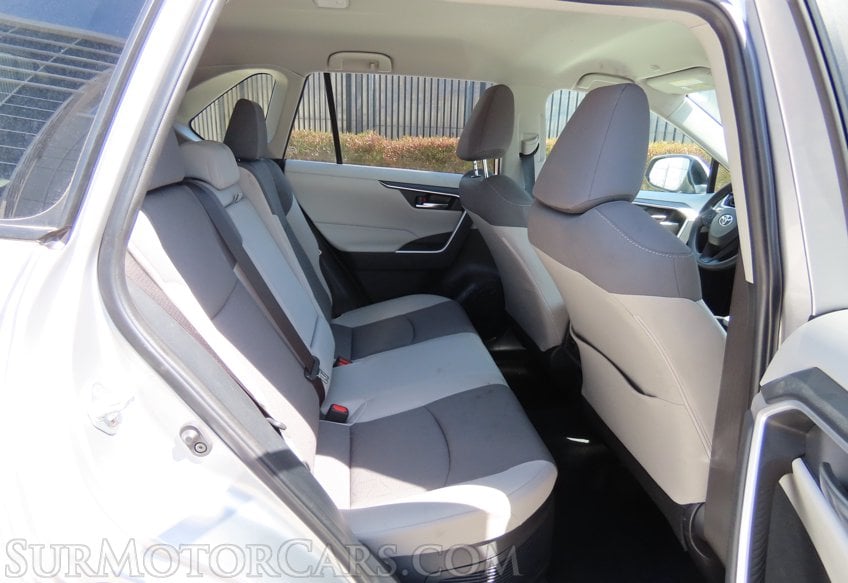 2025 Toyota RAV4 Hybrid XLE - Image 23