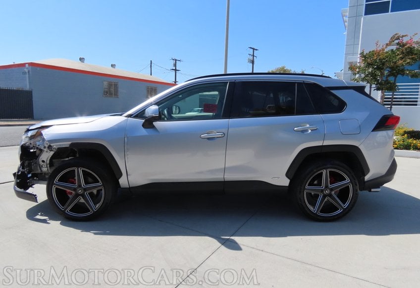 2025 Toyota RAV4 Hybrid XLE - Image 6