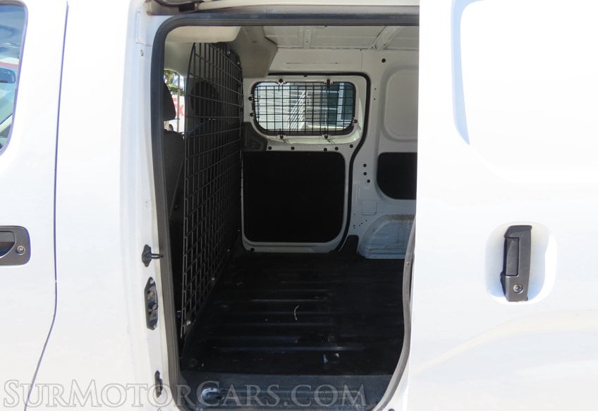 2017 Chevrolet City Express LT - Image 31
