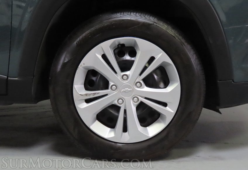 2025 Chevrolet Trax LS - Image 24