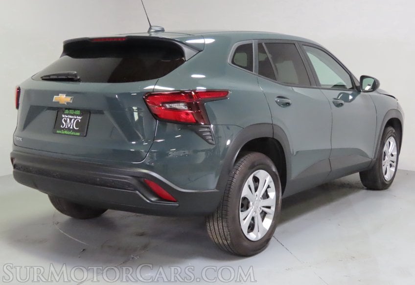 2025 Chevrolet Trax LS - Image 8