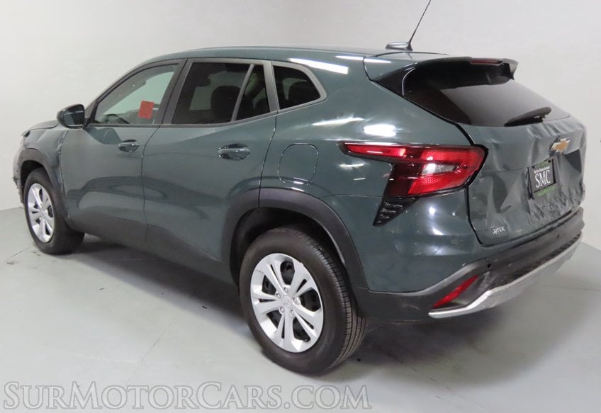 2025 Chevrolet Trax LS - Image 9