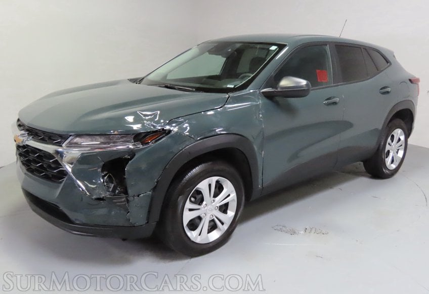 2025 Chevrolet Trax LS - Image 2