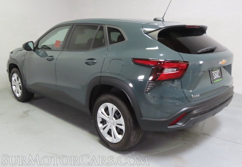 2025 Chevrolet Trax LS - Image 9