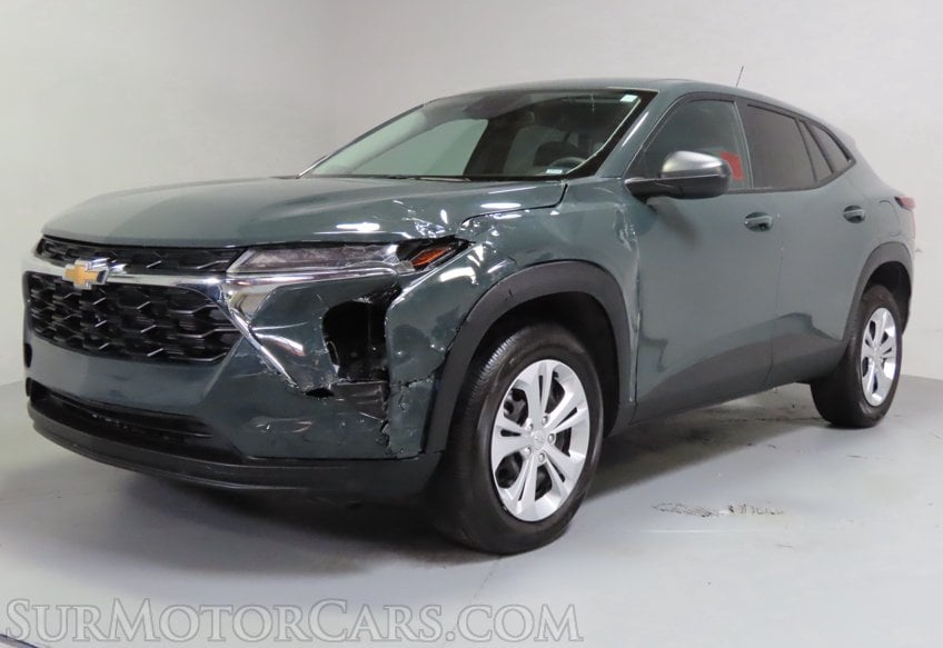 2025 Chevrolet Trax LS - Image 4