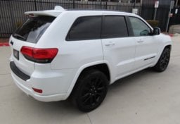 2019 Jeep Grand Cherokee Altitude - Image 9