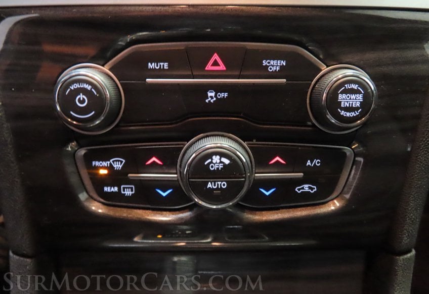 2022 Chrysler 300 Touring - Image 33
