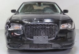 2022 Chrysler 300 Touring - Image 12