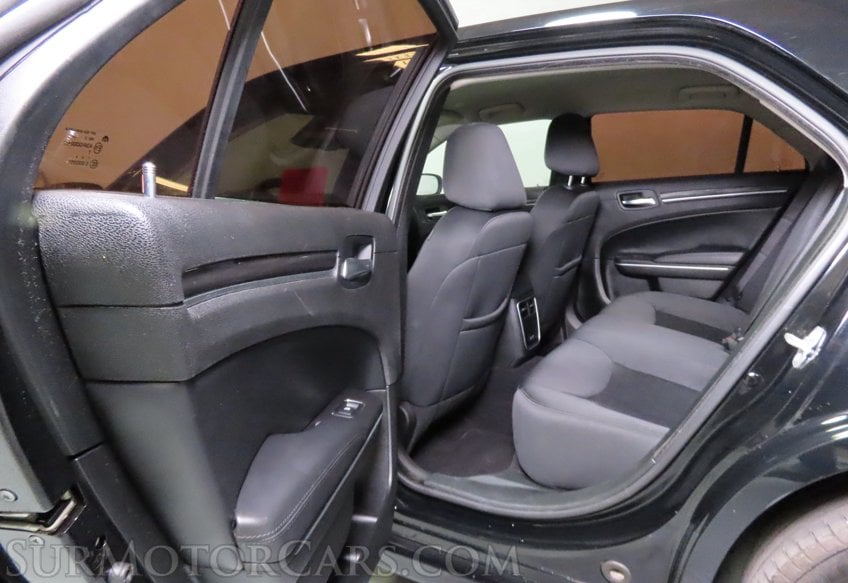 2022 Chrysler 300 Touring - Image 20