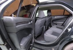 2022 Chrysler 300 Touring - Image 20