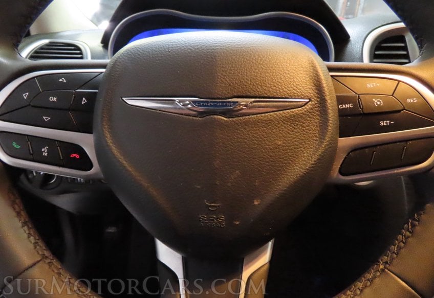 2022 Chrysler 300 Touring - Image 31