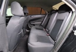 2022 Chrysler 300 Touring - Image 27