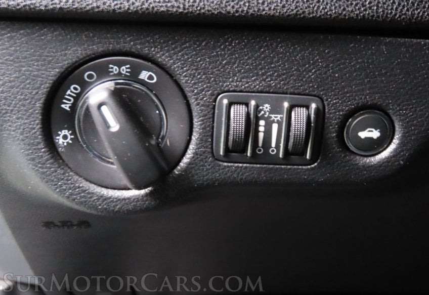 2022 Chrysler 300 Touring - Image 39