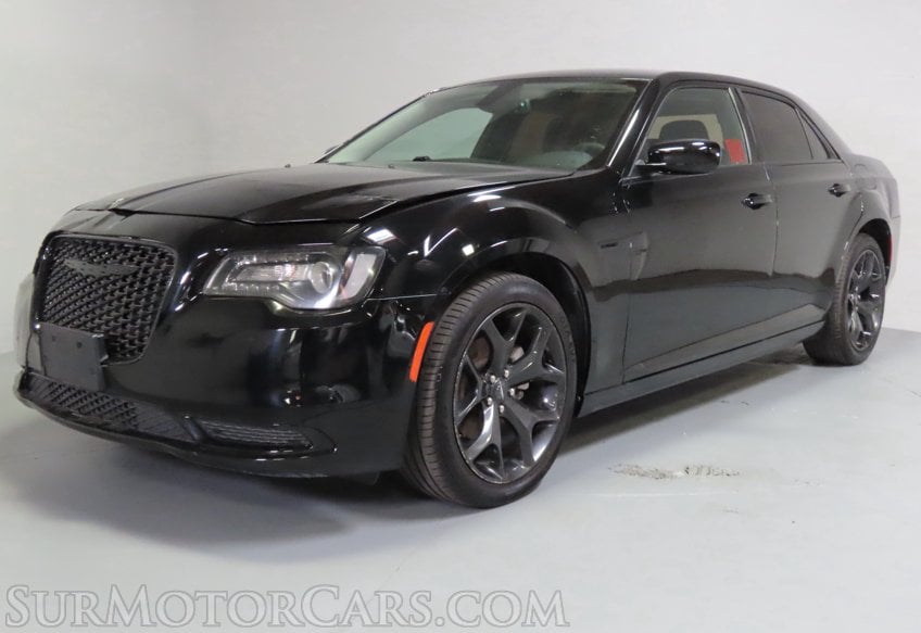 2022 Chrysler 300 Touring - Image 3