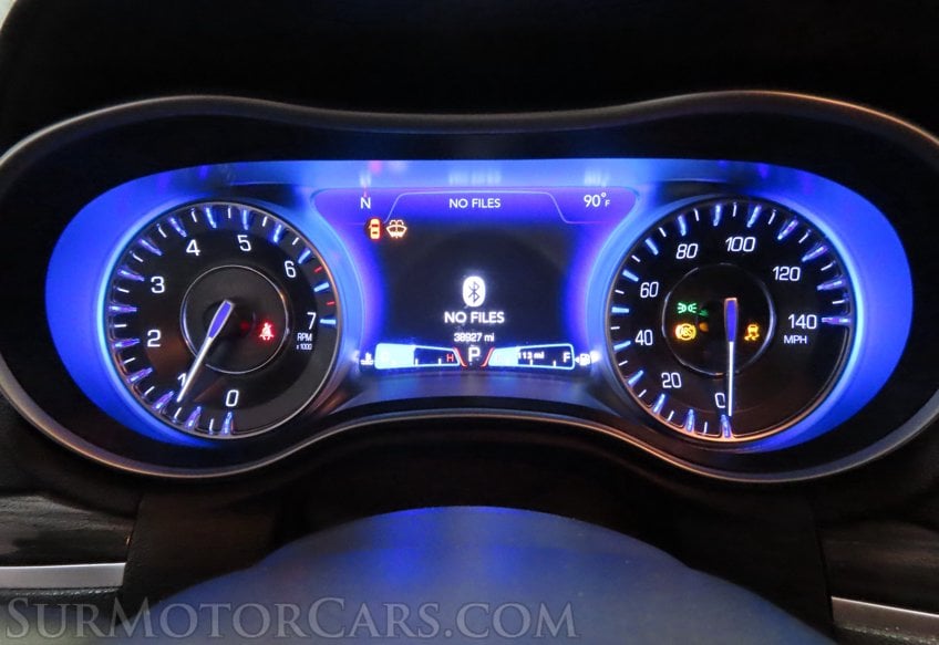 2022 Chrysler 300 Touring - Image 32