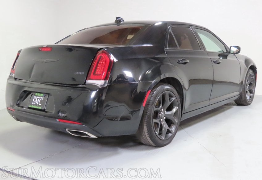 2022 Chrysler 300 Touring - Image 7