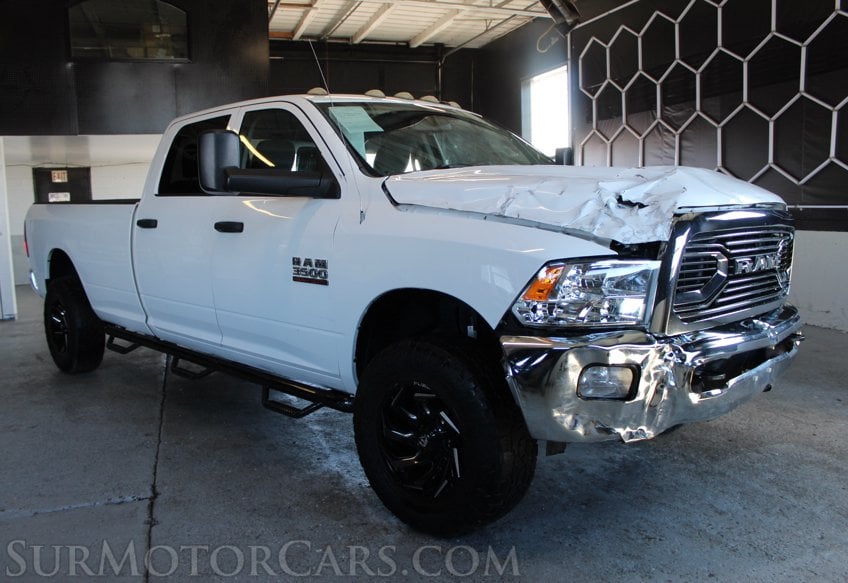2014 Ram 3500. 4x4 - Image 3