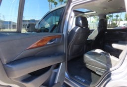 2018 Cadillac Escalade Luxury - Image 59