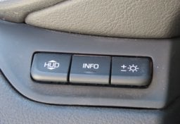 2018 Cadillac Escalade Luxury - Image 32