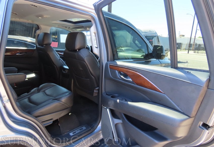 2018 Cadillac Escalade Luxury - Image 17