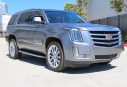 2018 Cadillac Escalade Luxury - Image 3