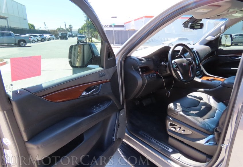 2018 Cadillac Escalade Luxury - Image 43