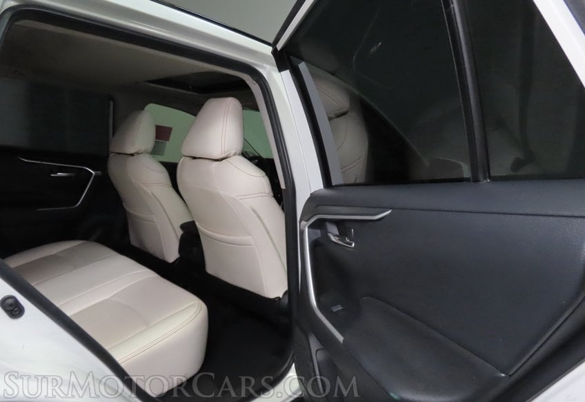 2022 Toyota RAV4 XLE Premium - Image 23