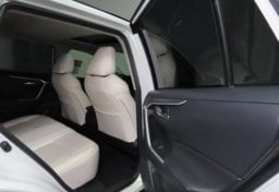 2022 Toyota RAV4 XLE Premium - Image 23