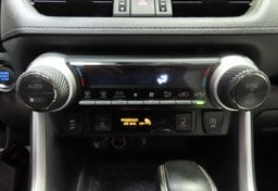 2022 Toyota RAV4 XLE Premium - Image 40