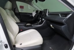 2022 Toyota RAV4 XLE Premium - Image 25