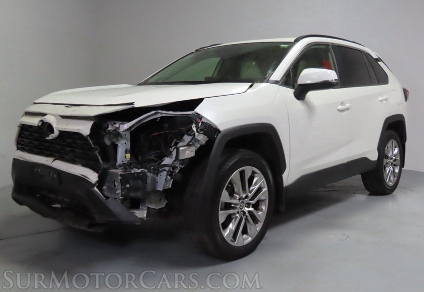 2022 Toyota RAV4 XLE Premium - Image 4