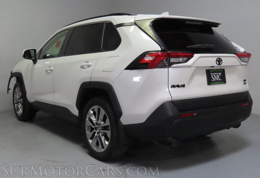 2022 Toyota RAV4 XLE Premium - Image 9