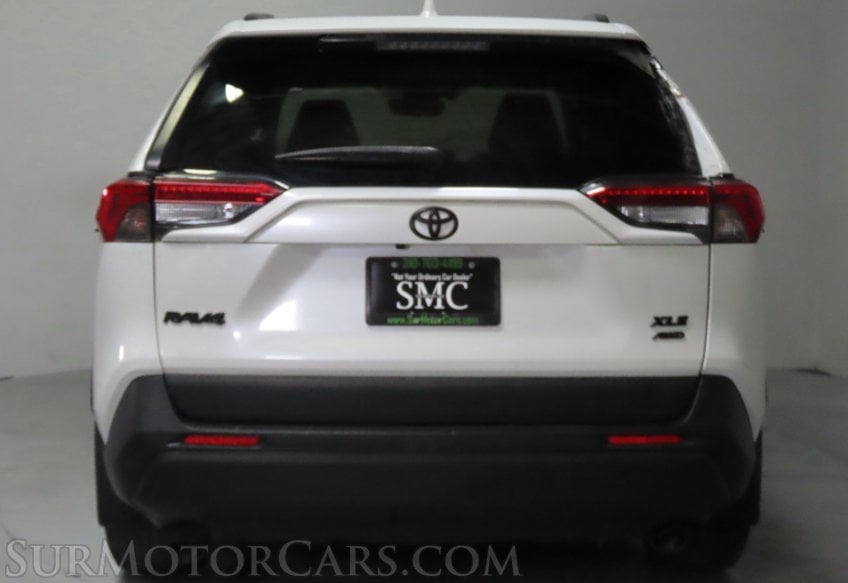 2022 Toyota RAV4 XLE Premium - Image 11
