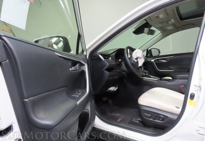 2022 Toyota RAV4 XLE Premium - Image 20