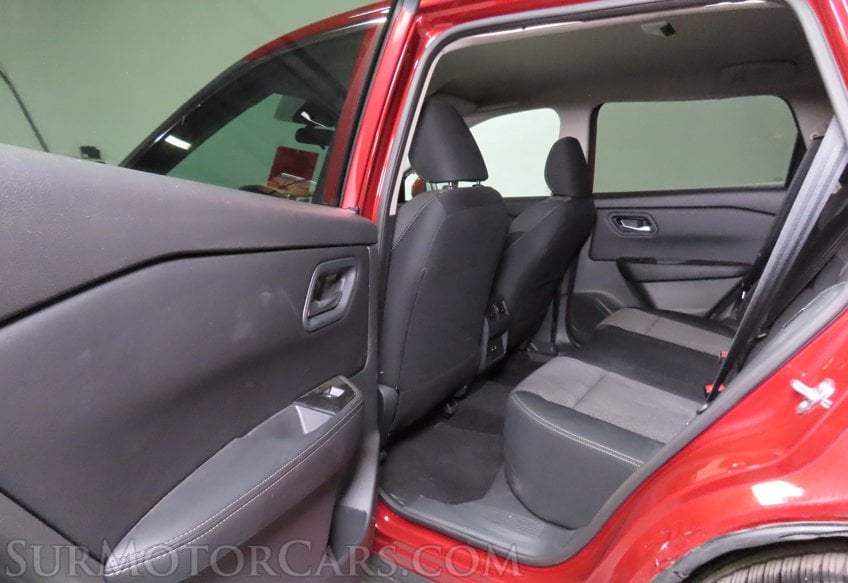2025 Nissan Rogue SV - Image 24