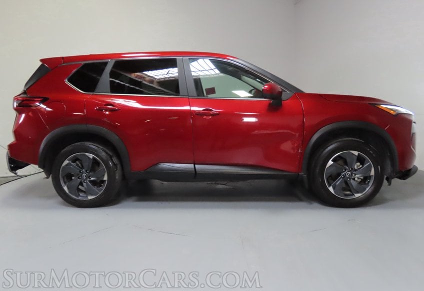 2025 Nissan Rogue SV - Image 5