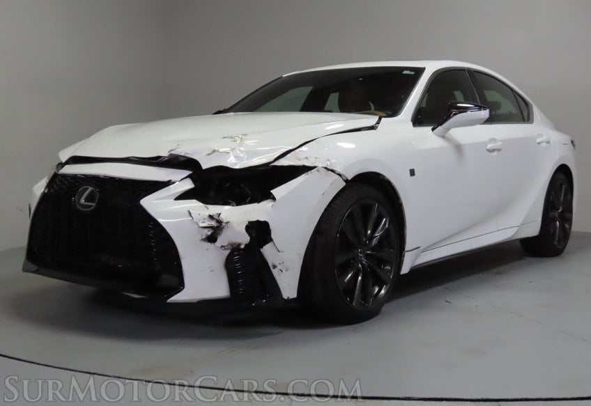 2025 Lexus IS 300 F SPORT Design - Image 4