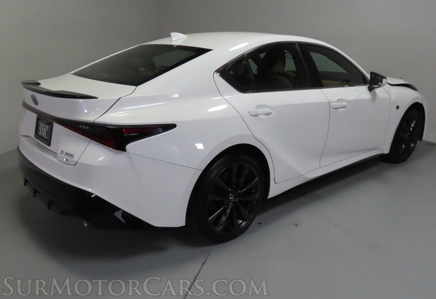 2025 Lexus IS 300 F SPORT Design - Image 8
