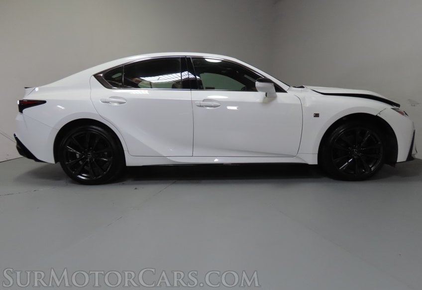 2025 Lexus IS 300 F SPORT Design - Image 5